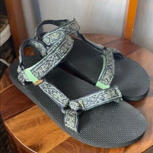 Teva sandals green gecko Aztec